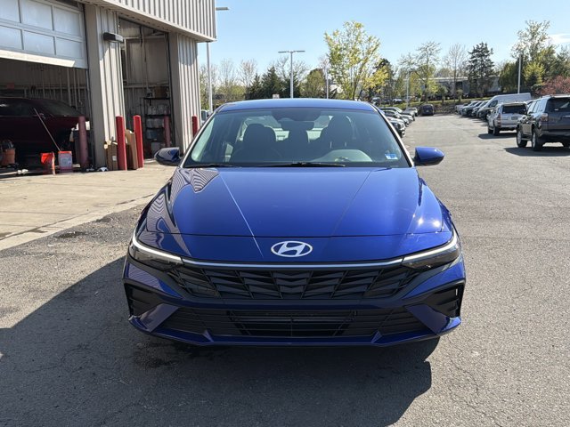 Used 2024 Hyundai Elantra SEL image 2