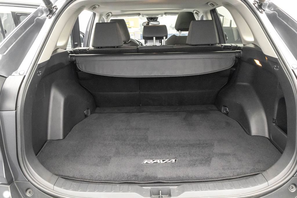 Used 2019 Toyota RAV4 XLE w/ Convenience Package image 26