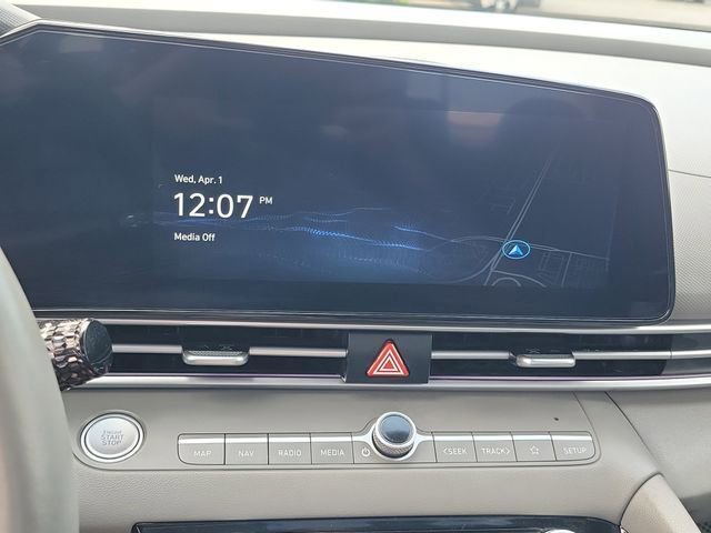 Certified 2025 Hyundai Elantra SEL image 10