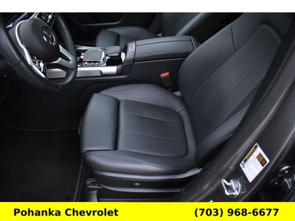 Used 2023 Mercedes-Benz GLB 250 4MATIC image 30