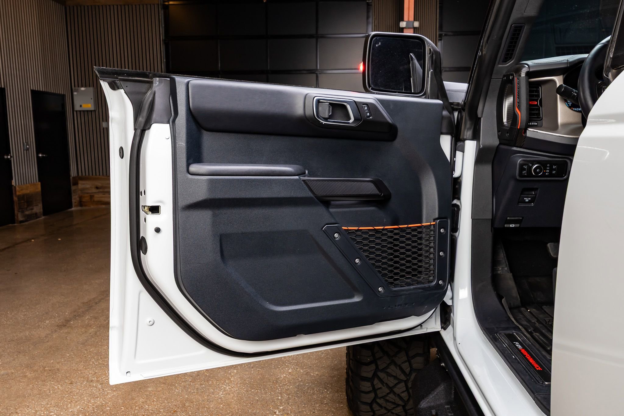 Used 2024 Ford Bronco Raptor AWD/4WD image 36