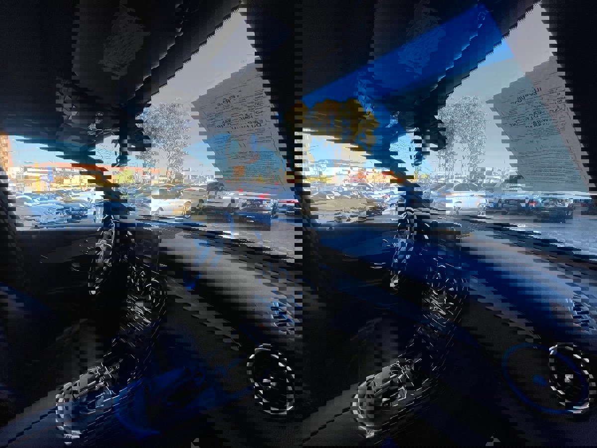 Used 2019 Mercedes-Benz GLC 350e 4MATIC image 12