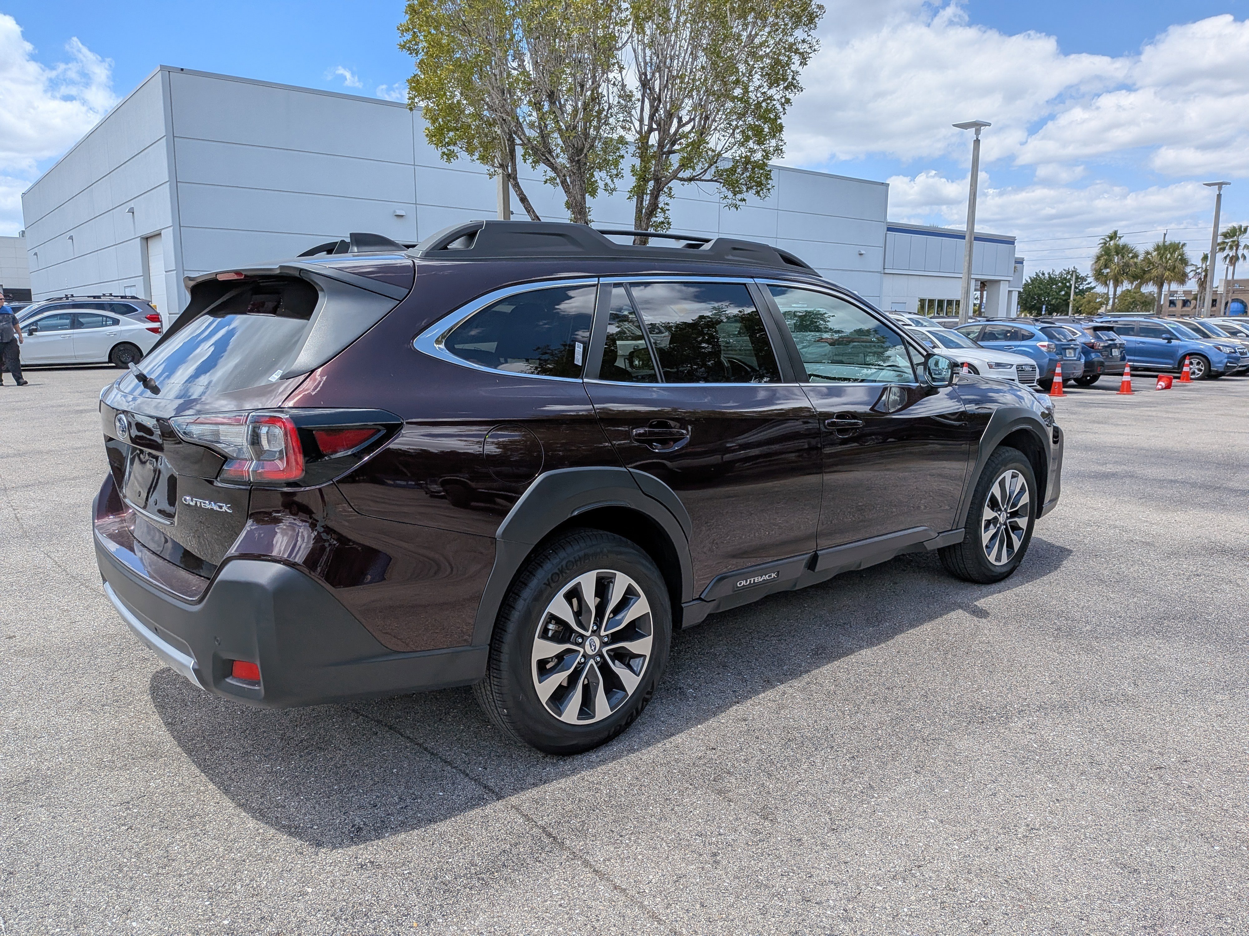 Used 2023 Subaru Outback Limited image 4