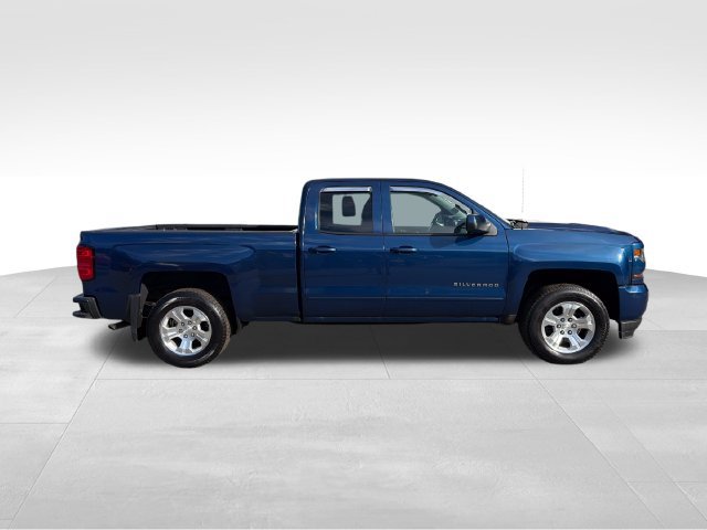 Used 2017 Chevrolet Silverado 1500 LT w/ All Star Edition AWD/4WD image 2