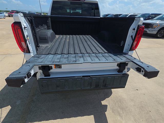 Used 2022 GMC Sierra 1500 SLT AWD/4WD image 10