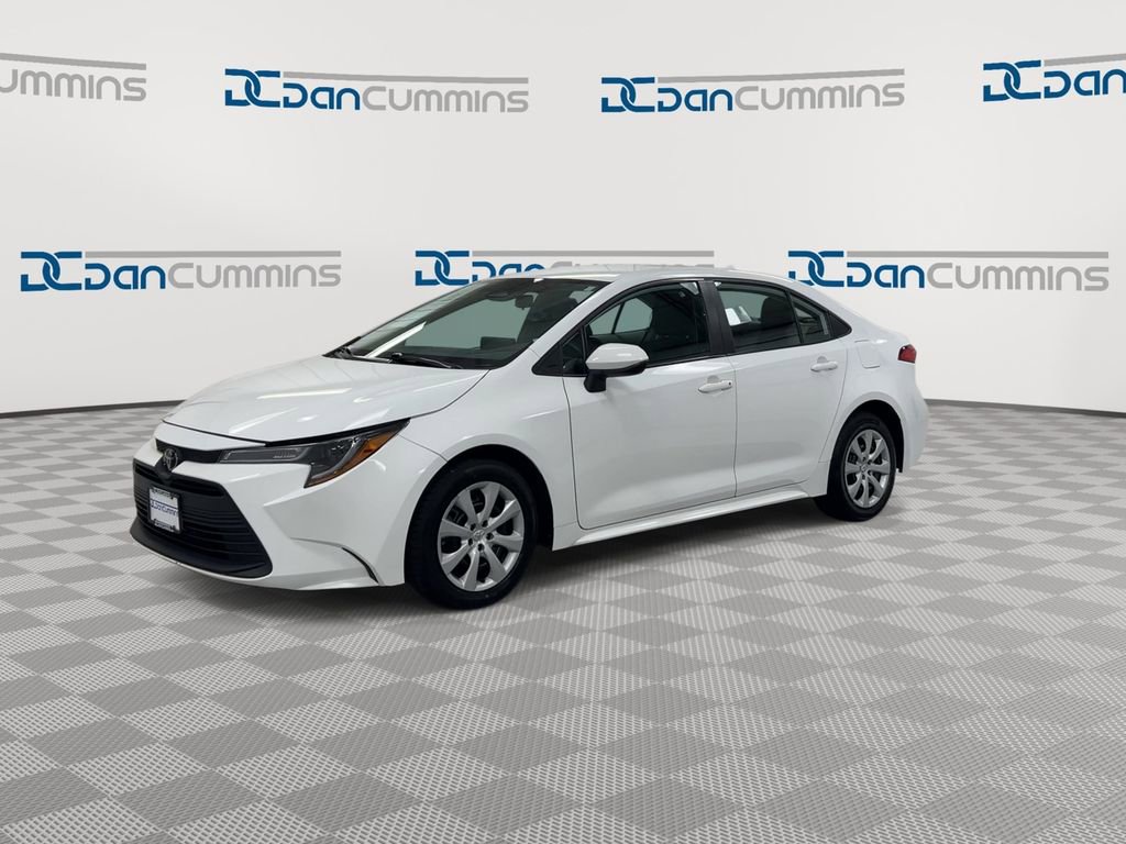 Used 2023 Toyota Corolla LE FWD image 4