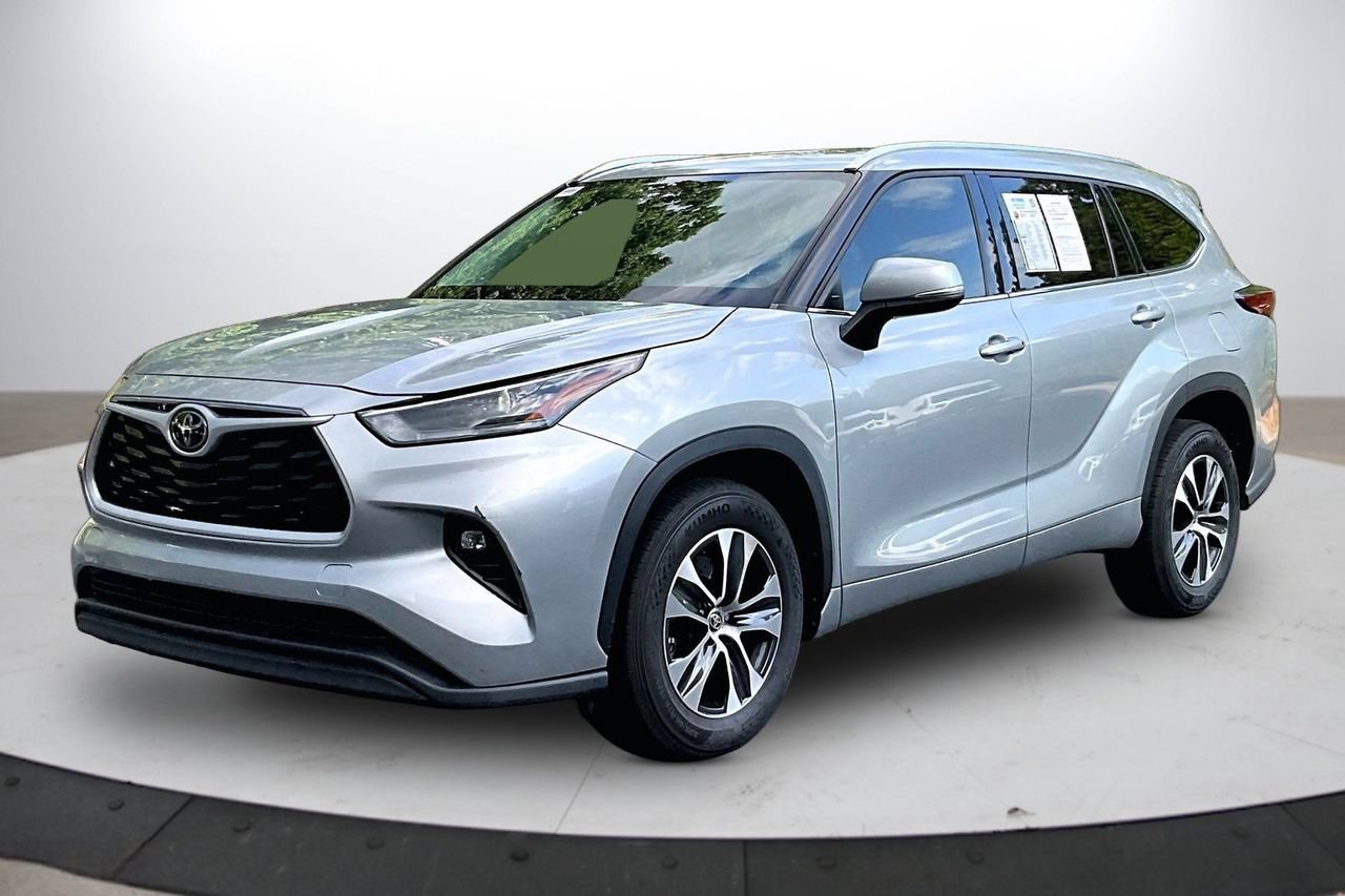 Used 2021 Toyota Highlander XLE FWD image 4