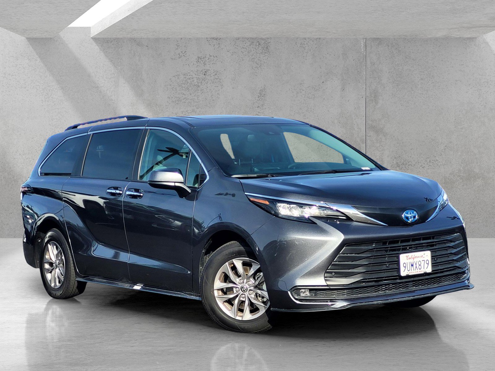 Used 2025 Toyota Sienna XLE