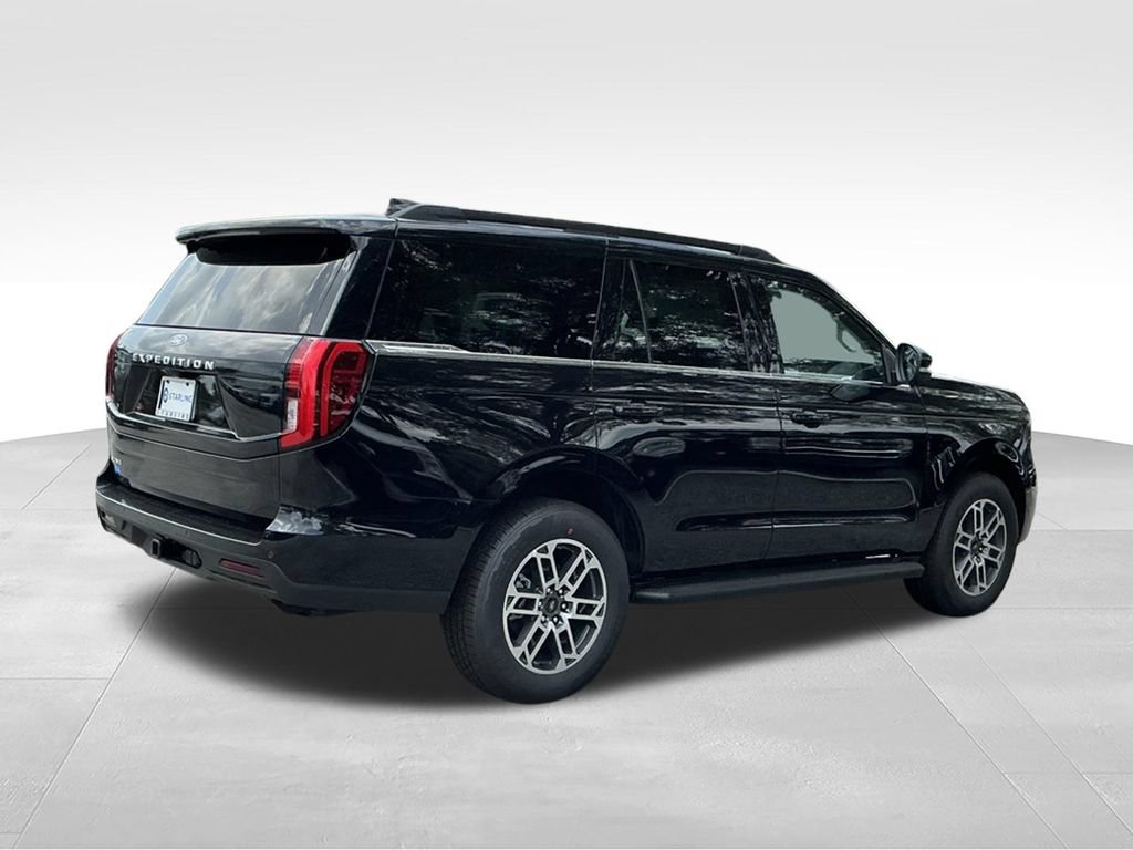 New 2026 Ford Expedition Active RWD image 9