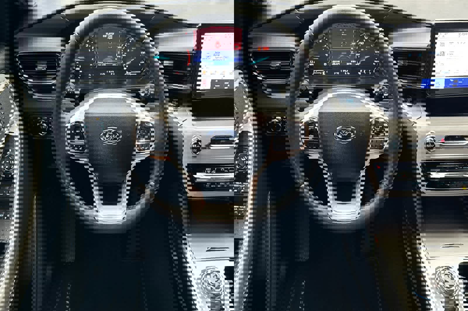 Used 2023 Ford Explorer XLT w/ Equipment Group 202A image 15