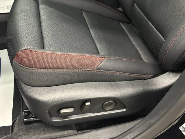 New 2027 Chevrolet Equinox RS w/ Convenience Package III FWD image 16
