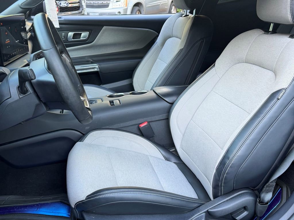 Used 2024 Ford Mustang Coupe RWD image 18