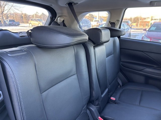 Used 2017 Mitsubishi Outlander SEL image 27