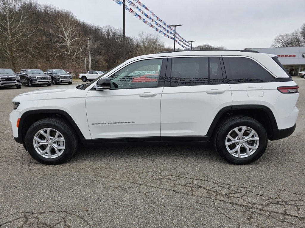 Used 2024 Jeep Grand Cherokee Limited image 11