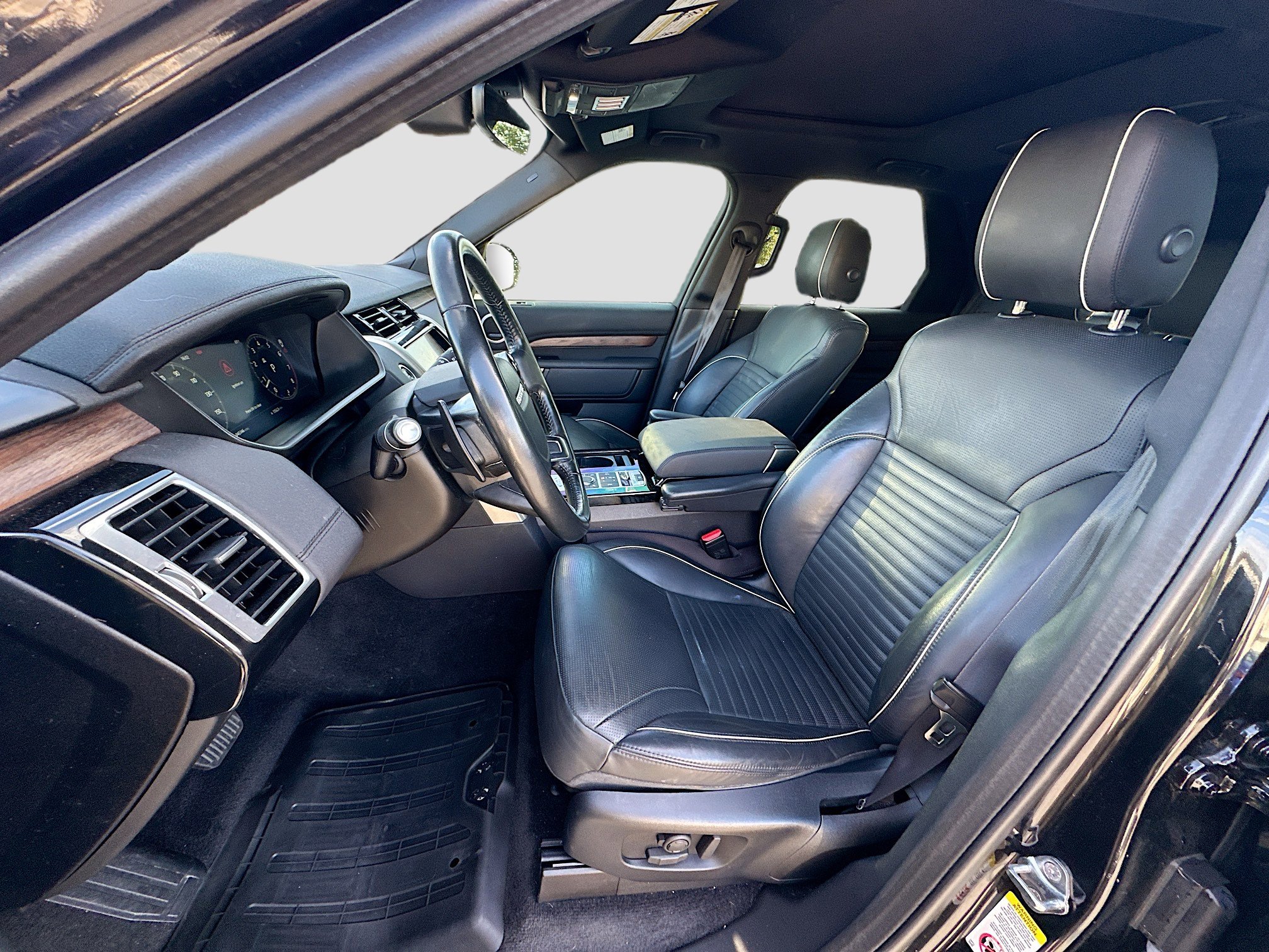 Used 2019 Land Rover Discovery HSE image 21