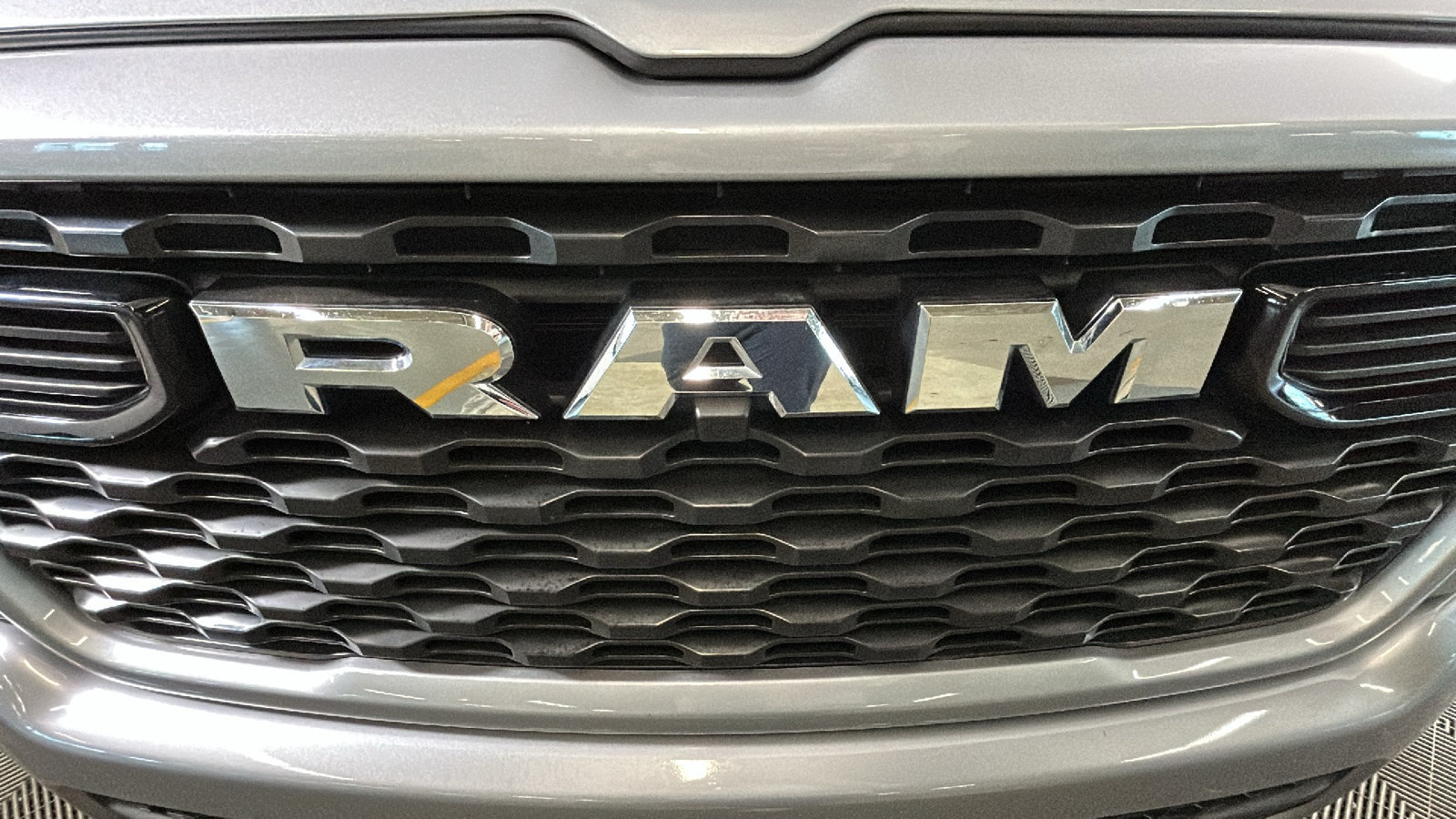 Used 2025 RAM 1500 4x4 Crew Cab image 10