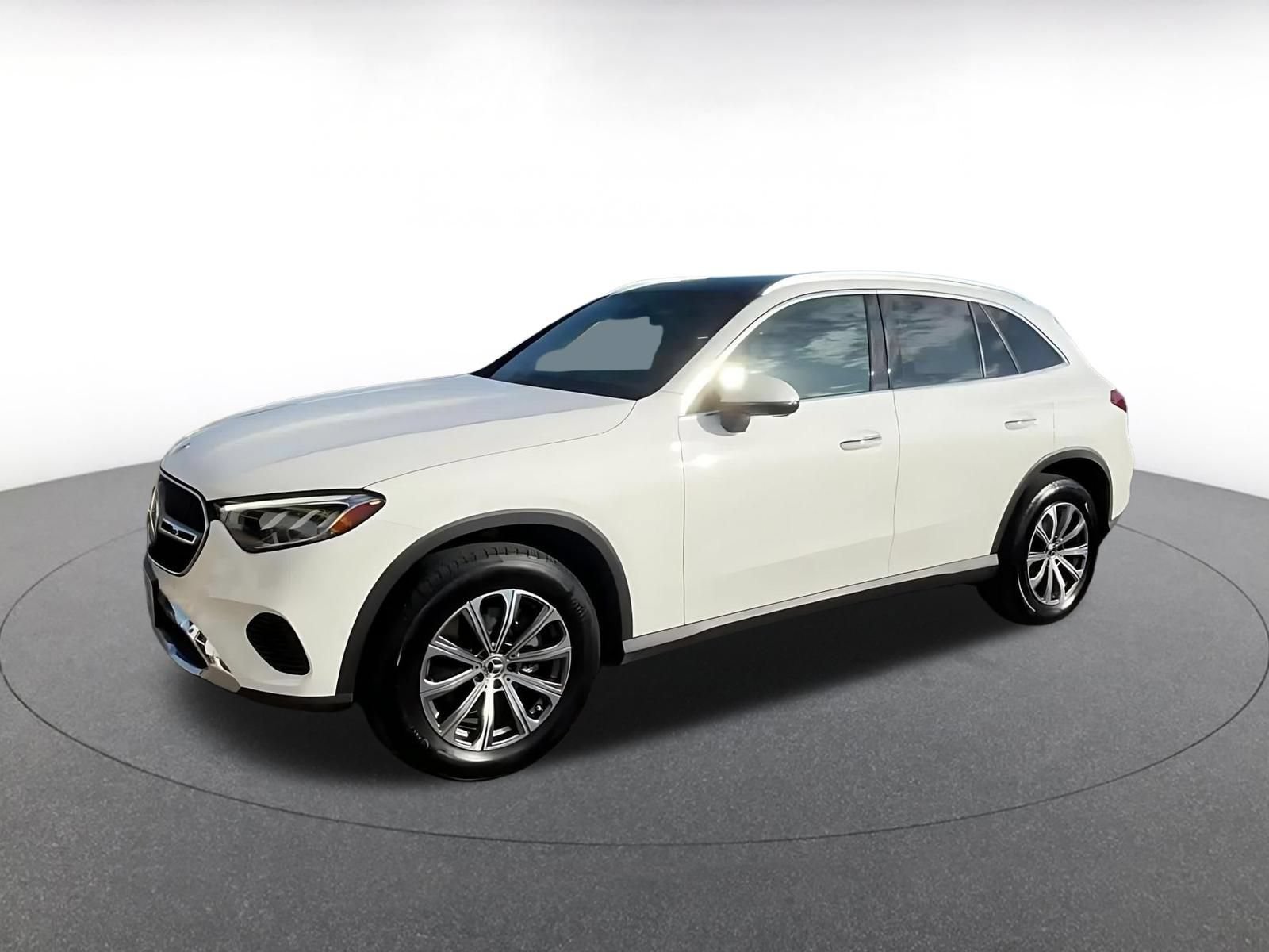 Used 2024 Mercedes-Benz GLC 300 image 6