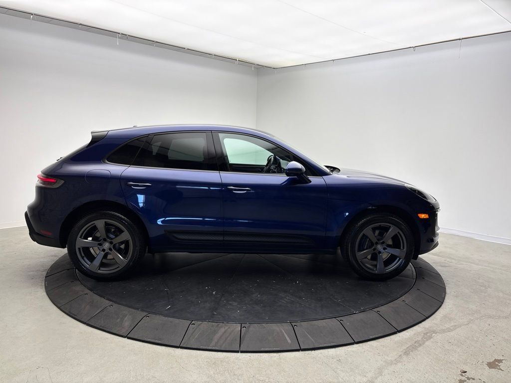 Certified 2026 Porsche Macan AWD/4WD image 8