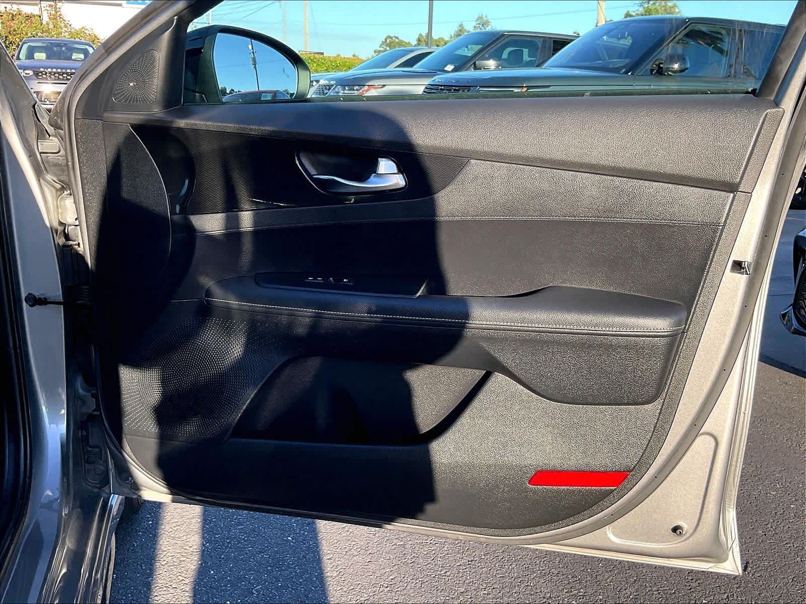 Used 2023 Kia Forte GT-Line w/ GT-Line Technology Package FWD image 26