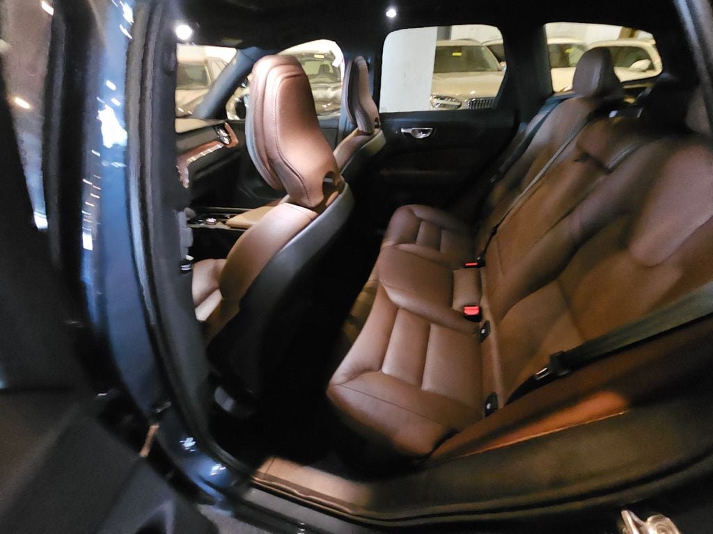 Certified 2023 Volvo XC60 B5 Plus w/ Climate Package AWD/4WD image 13