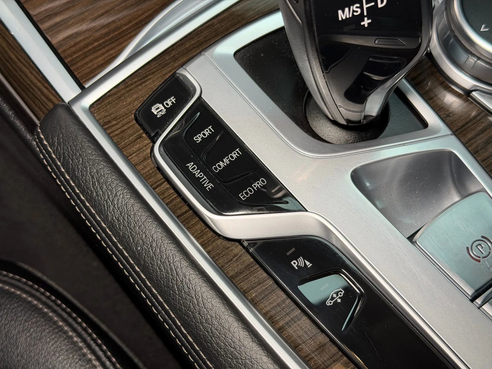 Used 2016 BMW 740i RWD image 38