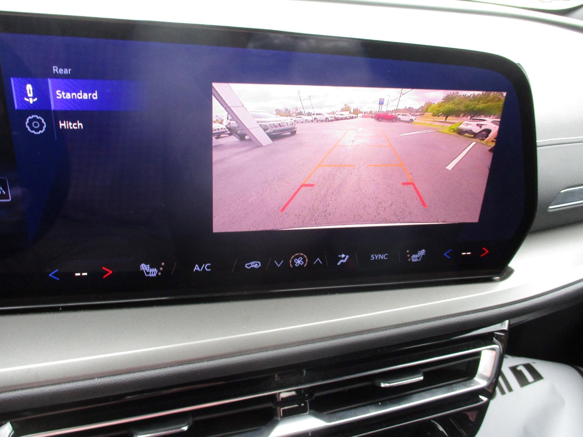 Certified 2025 Chevrolet Traverse LT image 16