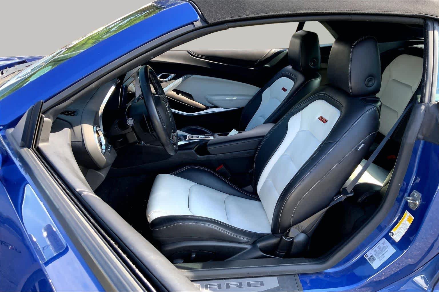 Used 2023 Chevrolet Camaro SS w/ Design Package 2 RWD image 8