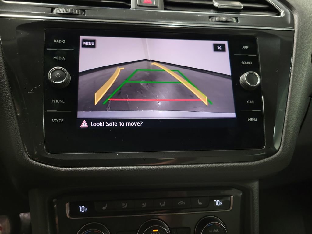 Used 2018 Volkswagen Tiguan SE image 18