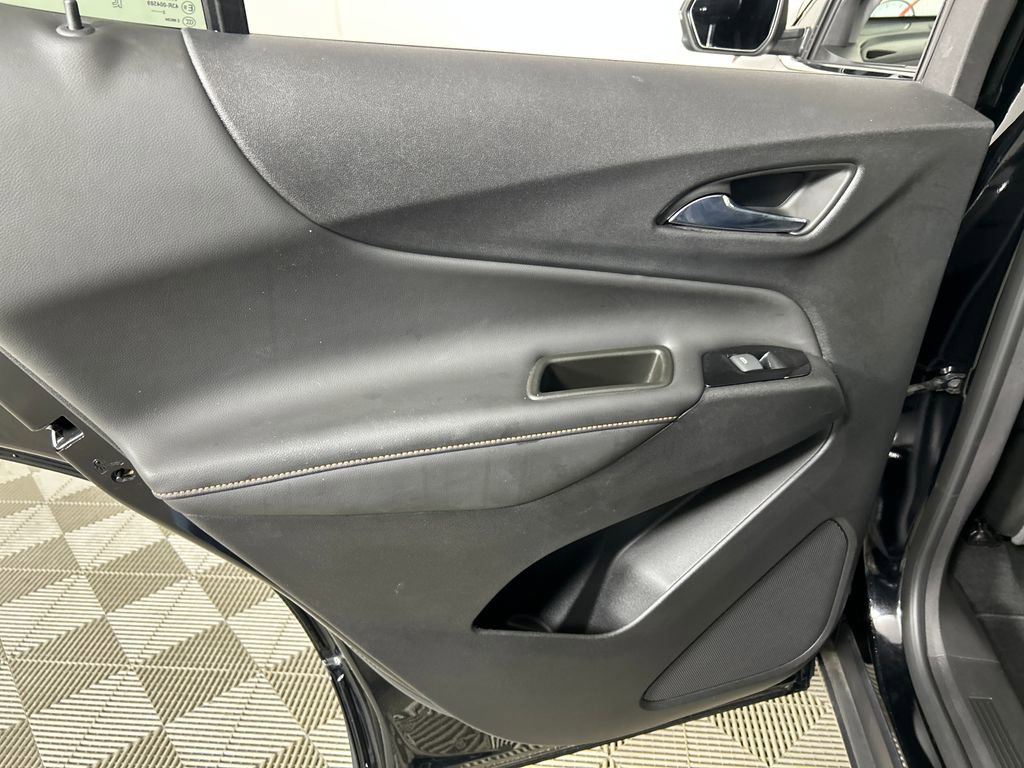 Used 2023 Chevrolet Equinox Premier image 16