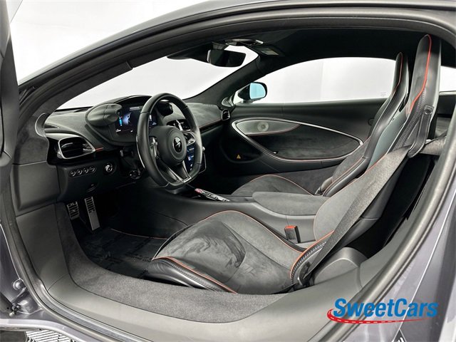 Used 2024 McLaren Artura image 9