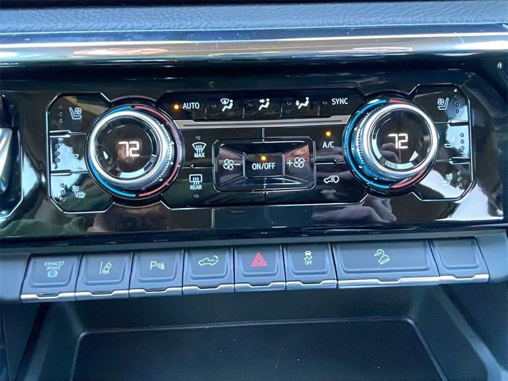 New 2025 GMC Sierra 2500 Denali w/ Denali Reserve Package image 23