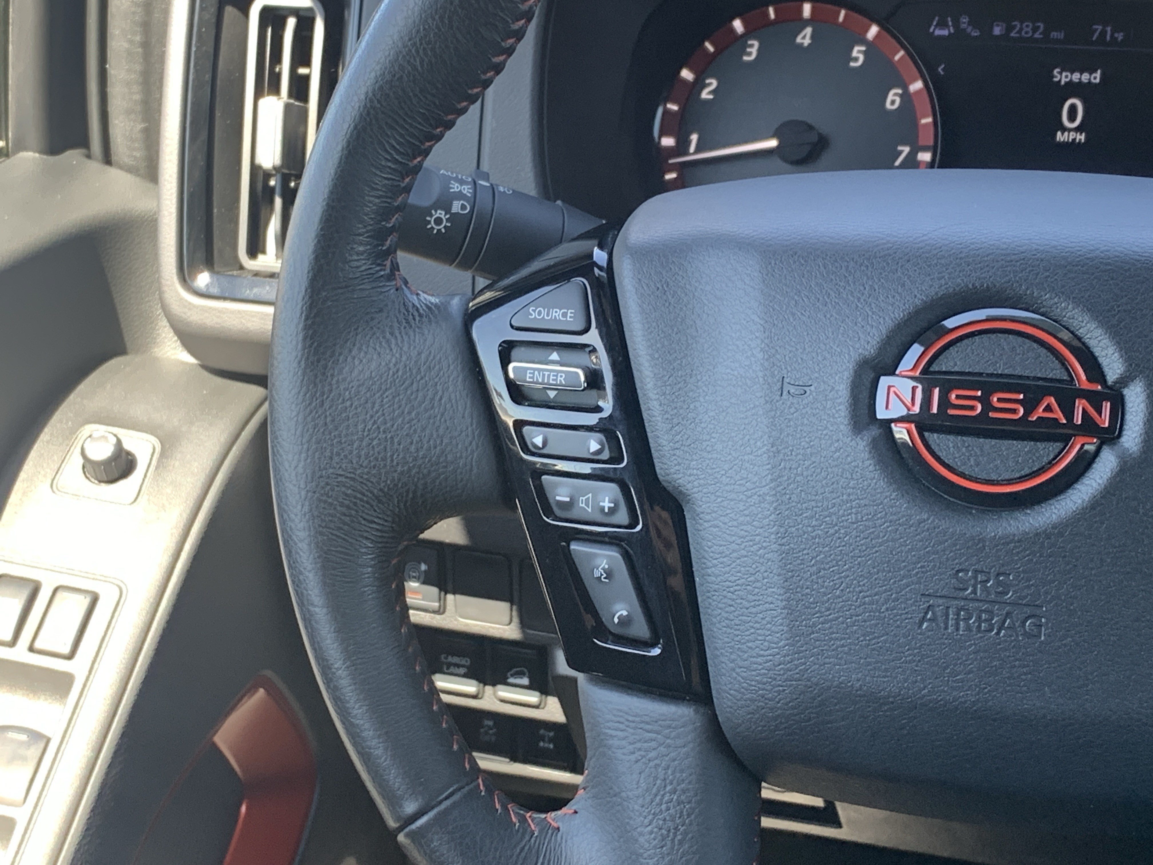 Used 2025 Nissan Frontier PRO-4X AWD/4WD image 19