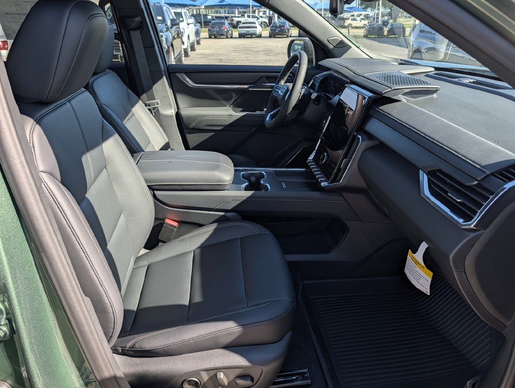 New 2027 GMC Acadia Elevation w/ Black Edition FWD image 33
