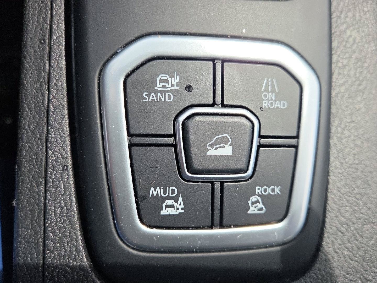 Used 2026 Nissan Frontier PRO-4X AWD/4WD image 35