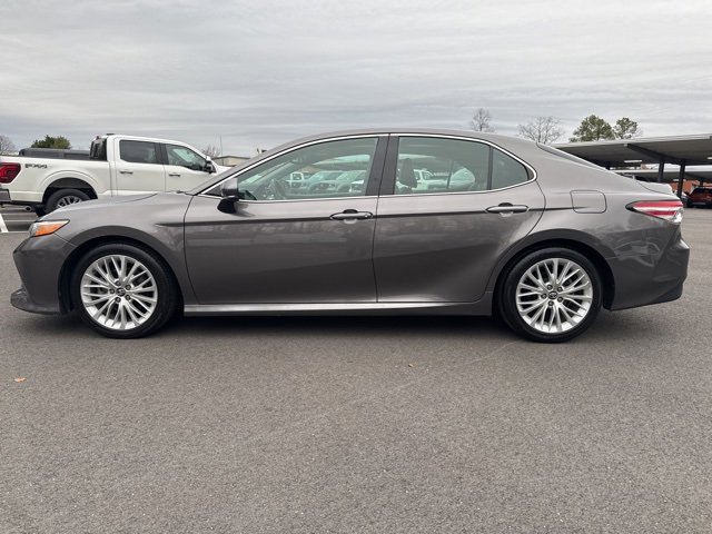 Used 2018 Toyota Camry XLE image 2