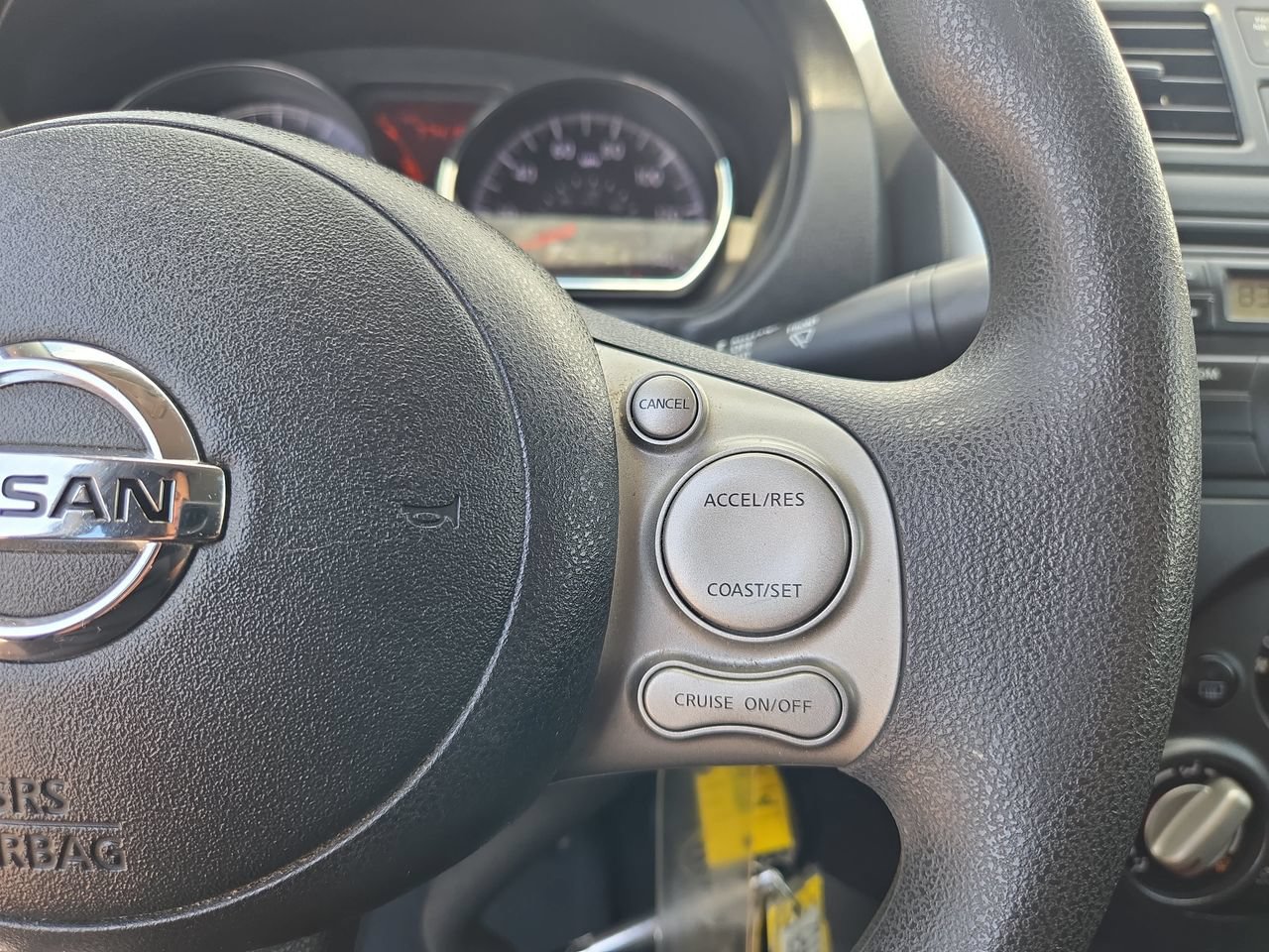 Used 2013 Nissan Versa SV FWD image 17