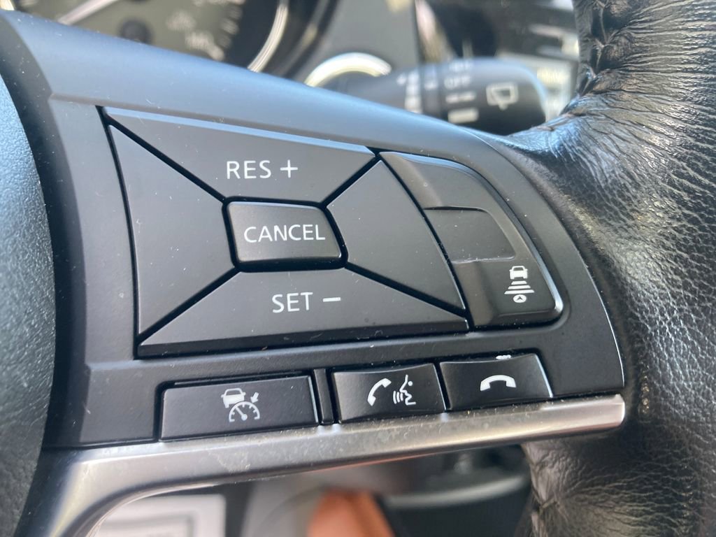Used 2017 Nissan Rogue SL w/ SL Premium Package image 38