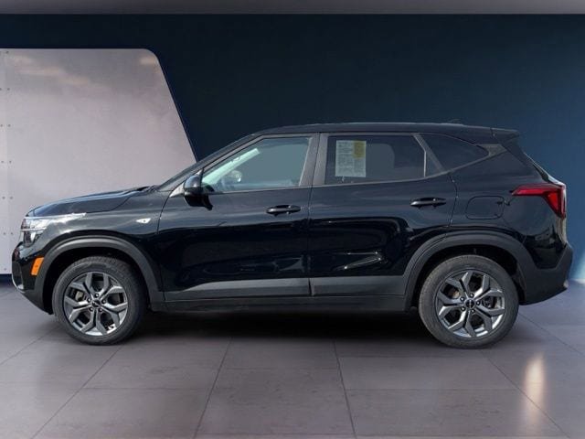 Certified 2024 Kia Seltos LX AWD/4WD image 2