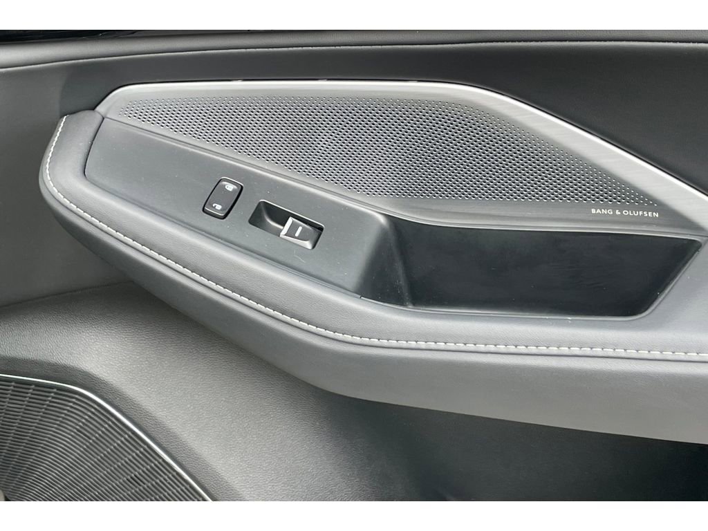 Certified 2025 Acura MDX FWD w/ Technology Package image 22