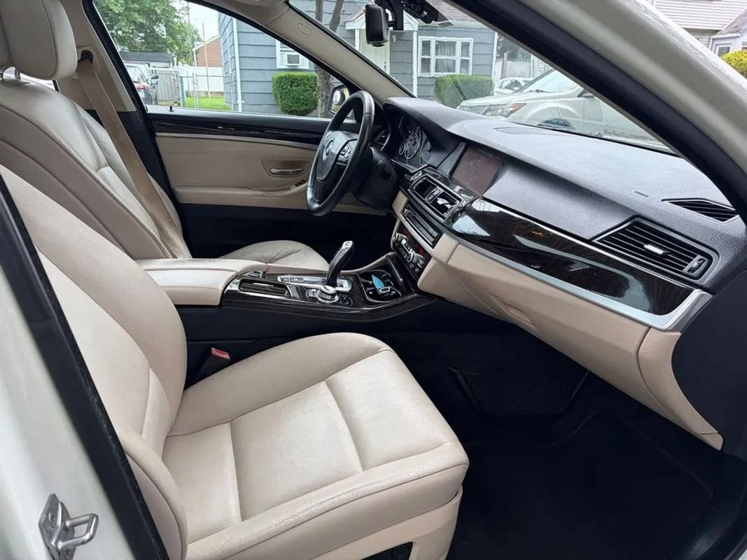 Used 2011 BMW 528i Sedan RWD image 29