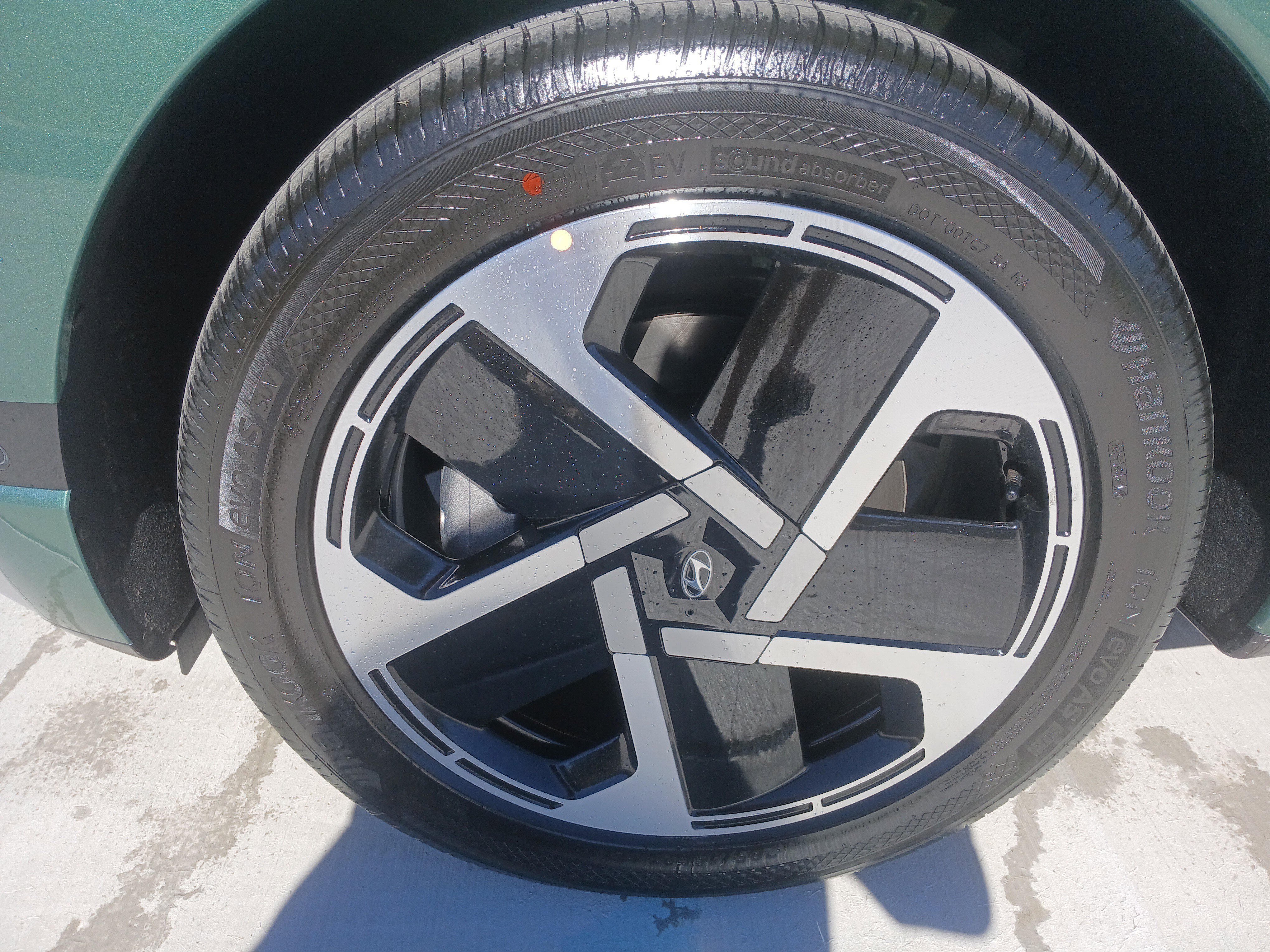 New 2026 Hyundai Ioniq 9 Calligraphy image 11