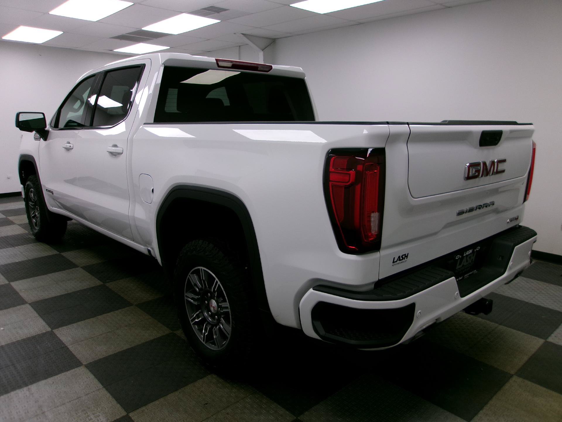 Used 2025 GMC Sierra 1500 AT4 AWD/4WD image 2