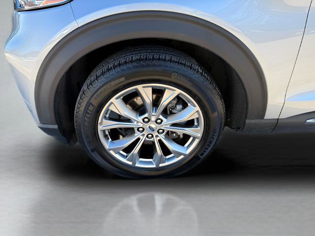 Used 2022 Ford Explorer XLT w/ Equipment Group 202A AWD/4WD image 27
