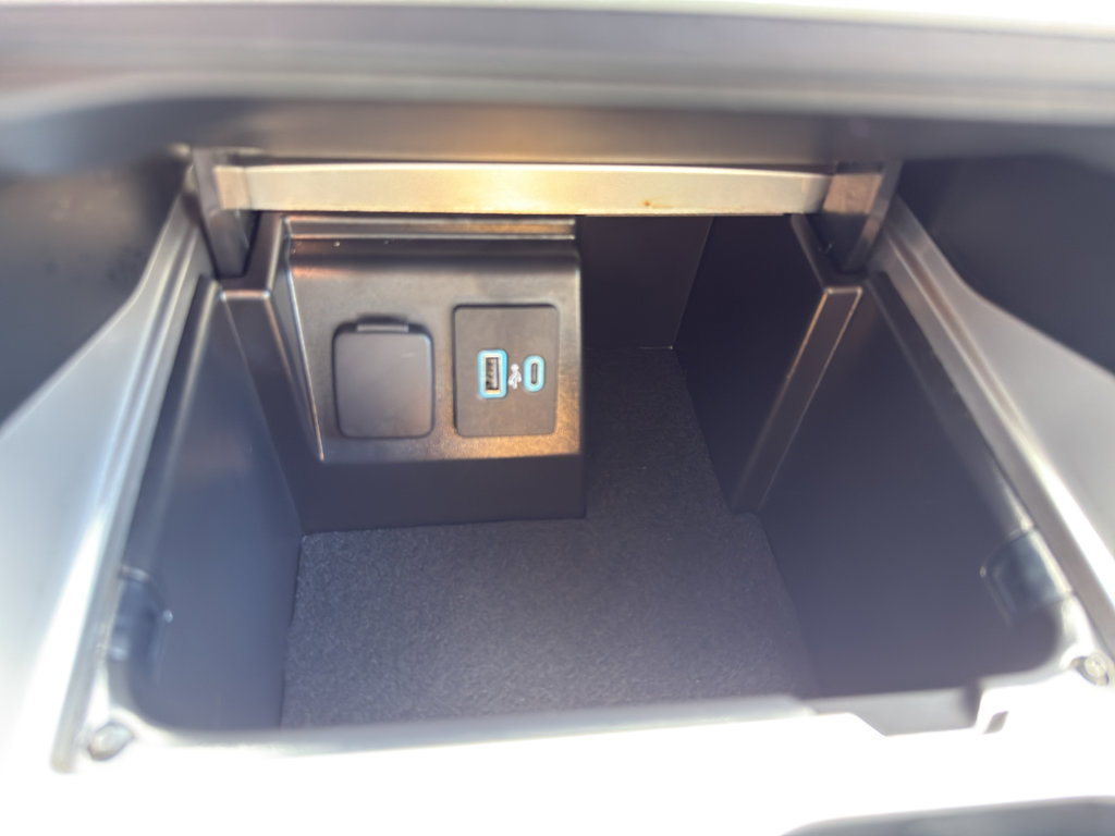 Used 2021 Ford Explorer XLT w/ Equipment Group 202A image 21