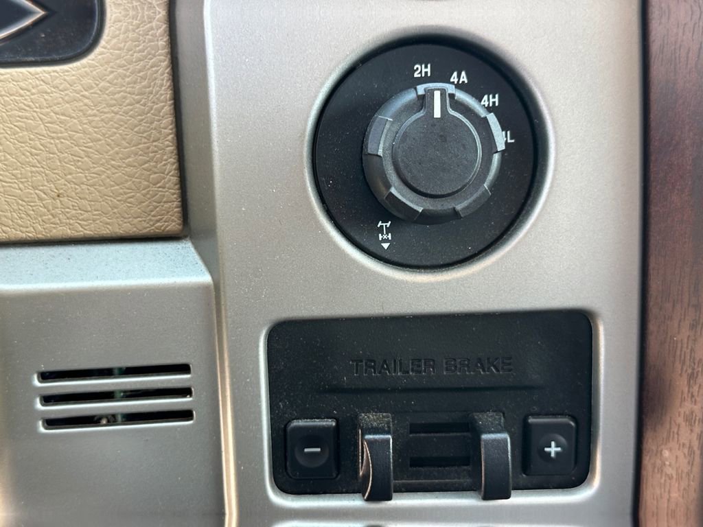 Used 2014 Ford F150 King Ranch w/ King Ranch Luxury Package AWD/4WD image 23