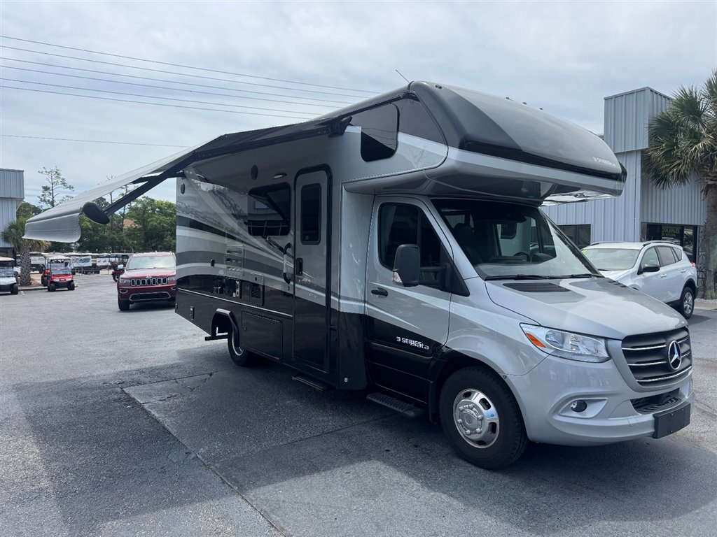 Used 2022 Mercedes-Benz Sprinter 3500 image 8