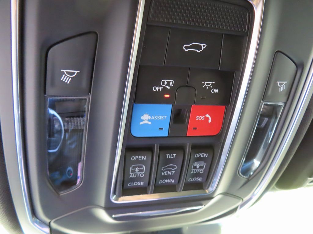 New 2025 Jeep Grand Cherokee Limited w/ Luxury Tech Group II image 15