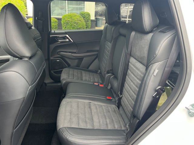 New 2026 Mitsubishi Outlander LE FWD image 26