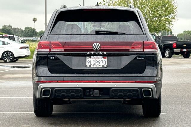 Used 2025 Volkswagen Atlas Peak Edition SE image 5