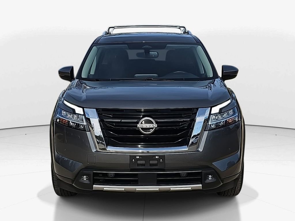 Used 2022 Nissan Pathfinder SL image 2